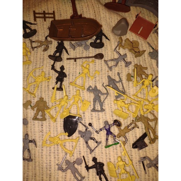 Toys Are Us True Heros Mixed Lot, Soldier, Pirates Boat Trees Action Figures VTG - Picture 3 of 4